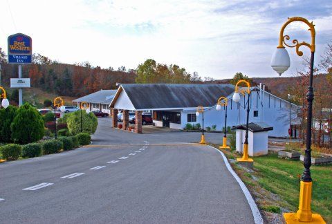 Village Inn Of Hardy Екстер'єр фото