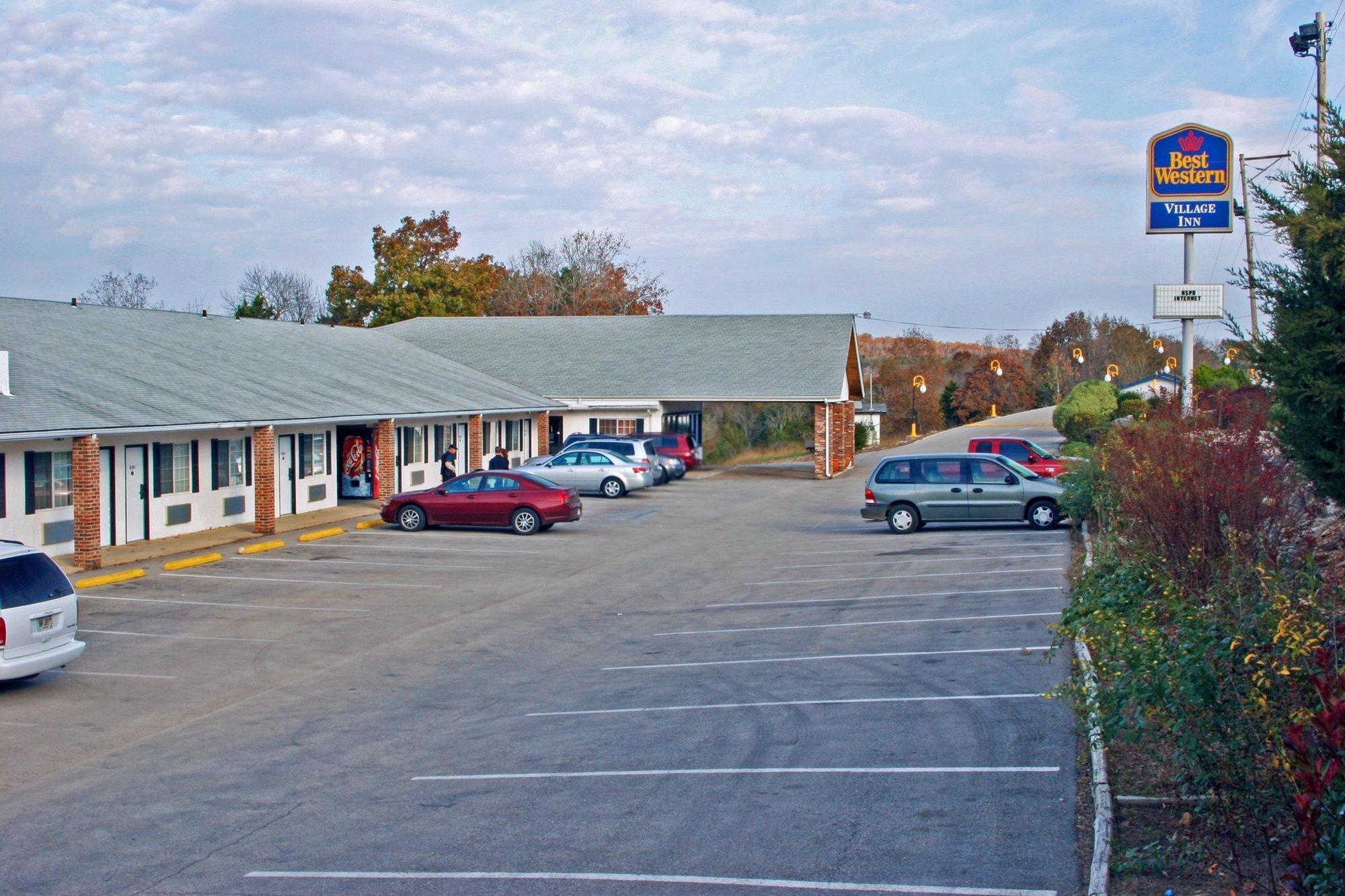 Village Inn Of Hardy Екстер'єр фото